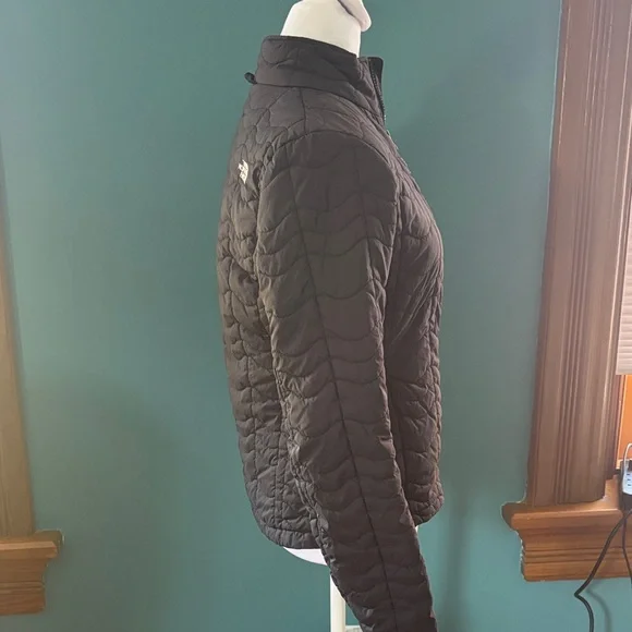 The North Face Women's Quilted Black Ski Jacket - Picture 2 of 4